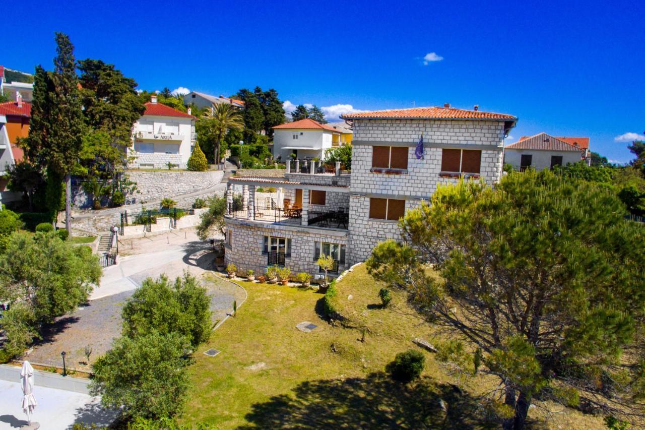 Villas Arbia Banjol Buitenkant foto