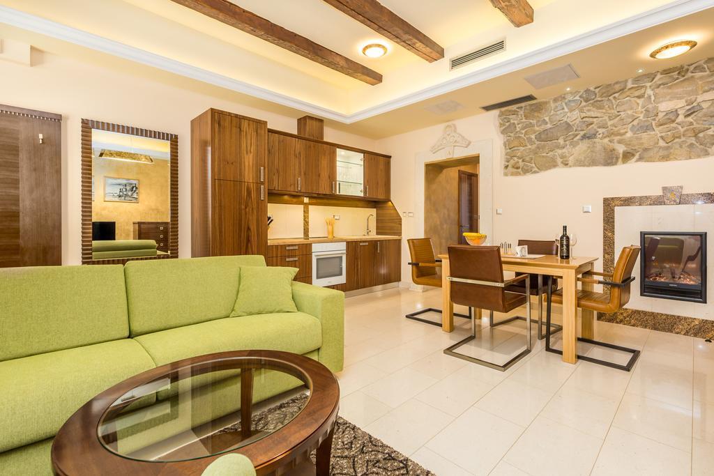 Villas Arbia Banjol Buitenkant foto