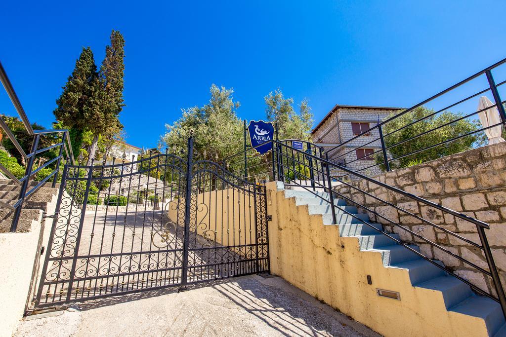 Villas Arbia Banjol Buitenkant foto