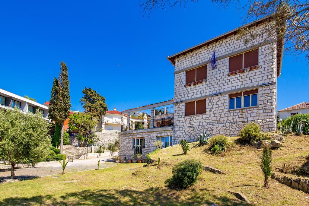 Villas Arbia Banjol Buitenkant foto